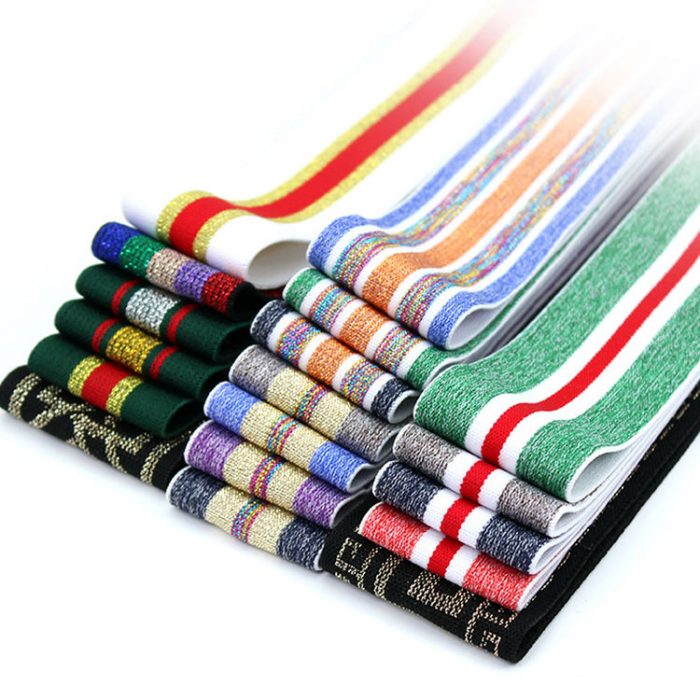 Command Attention with Wide-Format Glitter MAKE A STATEMENT.